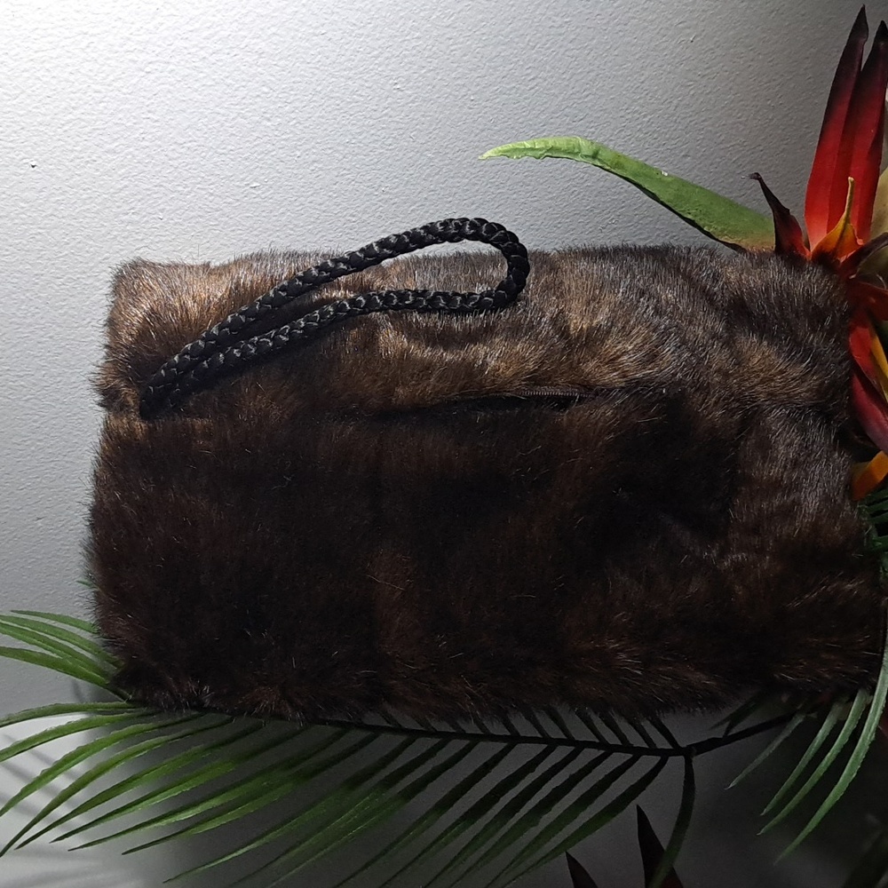 Donna Salyers’ Fabulous Furs The World’s Brown Faux Mink Fur Winter Accessory